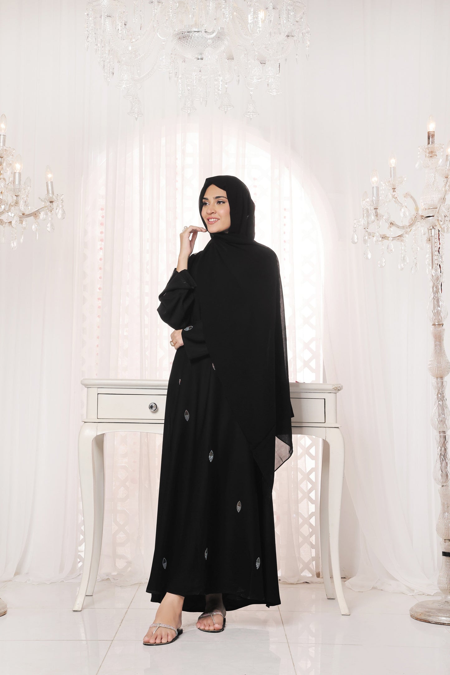 Zunairah Abaya
