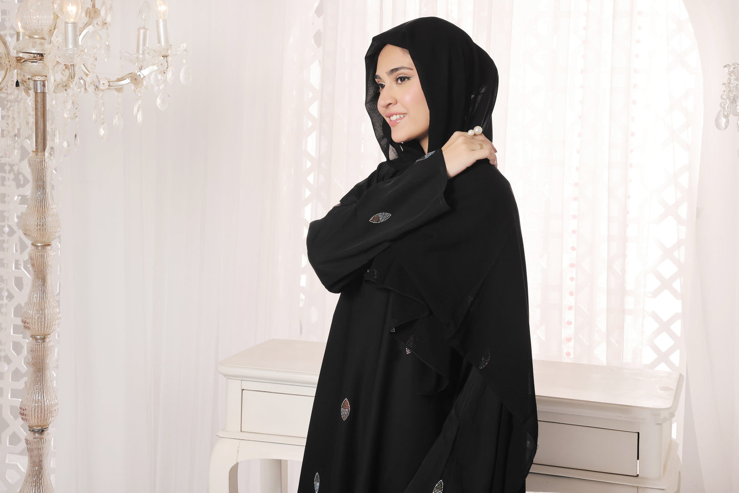Zunairah Abaya