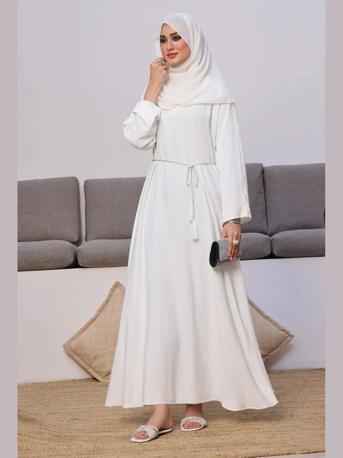 NISHAT abaya