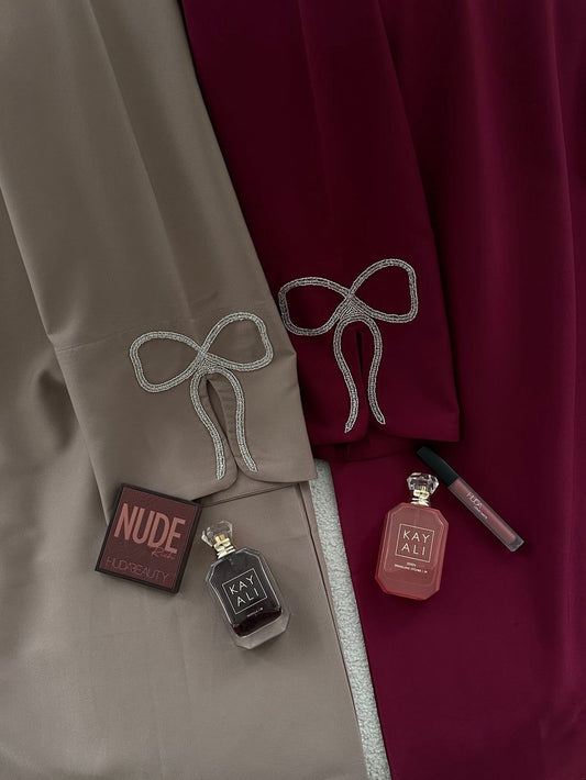 Grace In Every Detail – Cherry-Fawn Closed Abaya With Handcrafted Silver Bow Sleeves