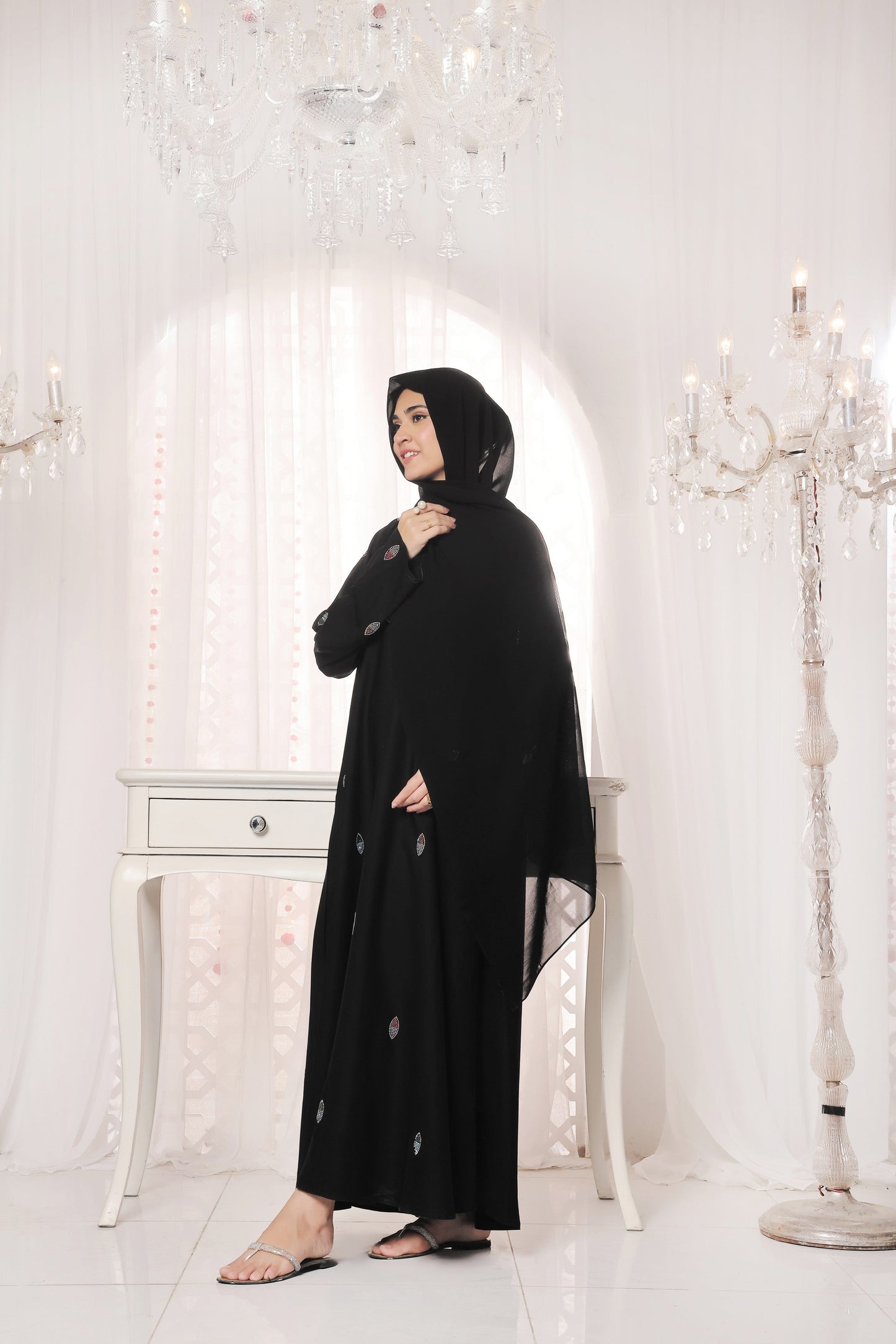 Zunairah Abaya