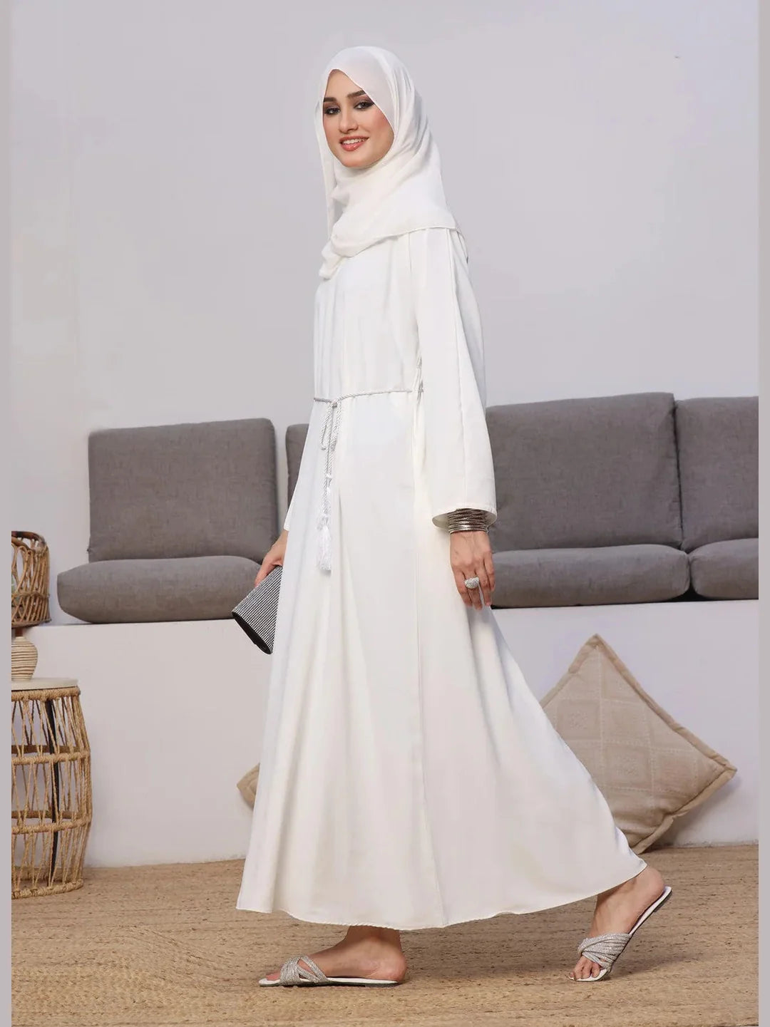 NISHAT abaya