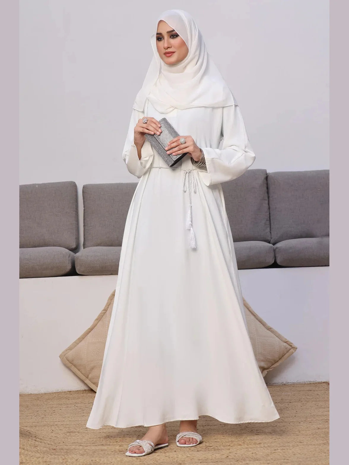 NISHAT abaya